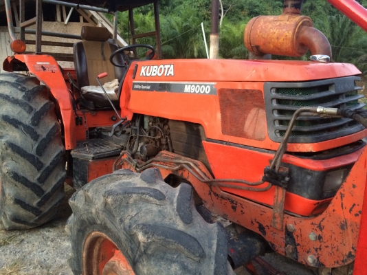 ขายด่วนรถไถ KUBOTA M9000 2 เพลา สภาพสวย