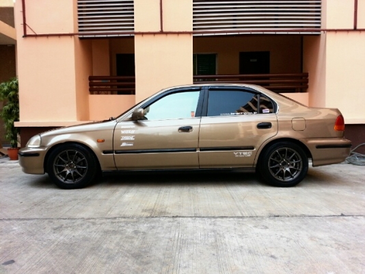 ขายCIVIC EKสีช็อตโกแล็ค เครื่อง VTECดิส4ล้อ ล้อMUGEN สวยๆคับ