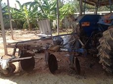 ขายรถไถฟอร์ด6600สภาพดี+อุปกรณ์ใบดันหน้า+ผาน6+ผาน4+ผานขุดมัน+เคื่องปลูกอ้อย ราคาต่อลองได้ครับ สนใจติดต่อ คุณทรงราช โทร 0878803645