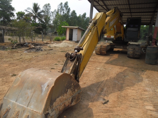 ขายรถแบคโฮ SK 200 MARK3 เอกสารทะเบียนติดแนนซ์ 35 งวดๆละ 13,900 เปี่ยนสัญญาผ่อนต่อได้เครื่องดีไฟฟ้าเต็มแอร์เย็นเอวแน่นซีเรียล์ 14xxx กลองเดี่ยวทำงานไม่มีโลด