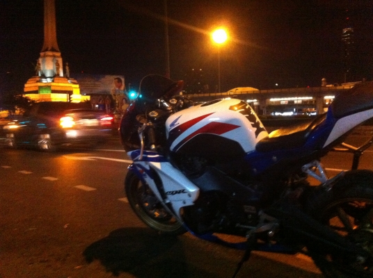 ขายเอาใจคอสปอตไบค์ cbr400hrc ทะเบียนแท้ครับพร้อมโอน