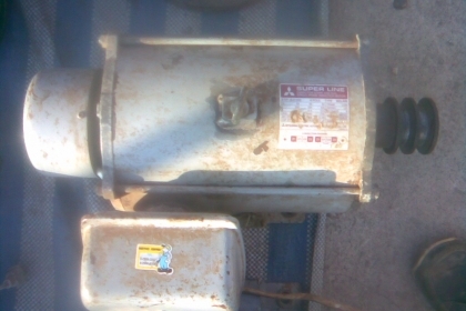 มอเตอร์มิสซู 3 แรงพร้อมใช้สภาพเดิมๆครับพร้อมใช้งานครับมิสซู 3  แรง  มีสองตัวครับราคานี้คุ้มมากครับ