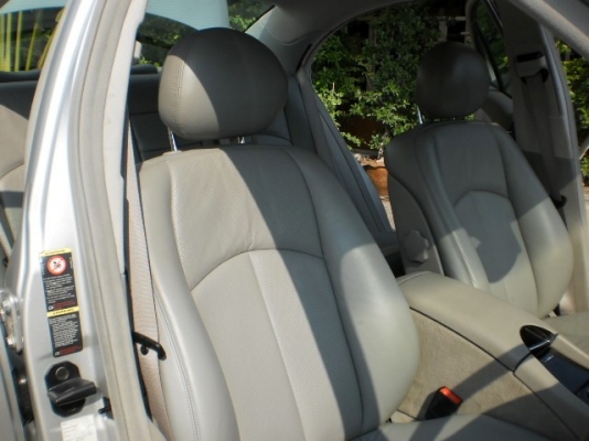 BENZ E 200 KOMPRESSOR ELEGANCE รถออกศูนย์