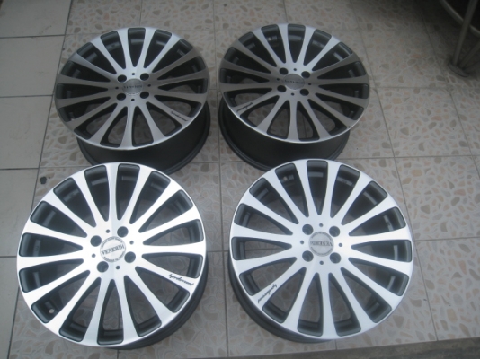 ขายล้อแม็กมือสอง Venerdi 17"x7.5" et40 4รู100 ทำสีมาใหม่ครับ ไม่มีคด ไม่มีดุ้งครับ สนใจติดต่อเล็กคลองสามครับ (081-3747940)