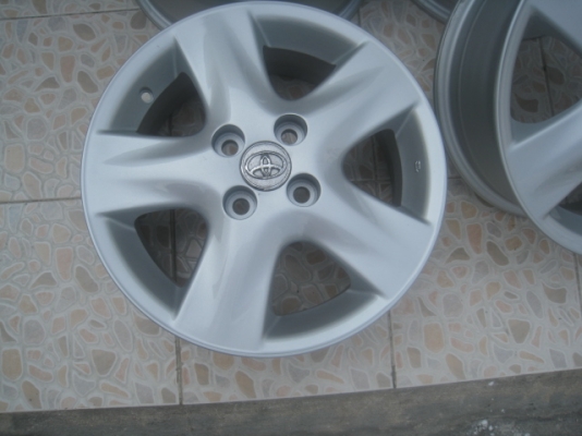 ขายล้อแม็กมือสอง vios/yaris 15"x5.5" et45 4รู100 ล้อทำสีมาใหม่ครับ ไม่มีคด ไม่มีดุ้งครับ สนใจติดต่อเล็กคลองสามครับ (081-3747940)