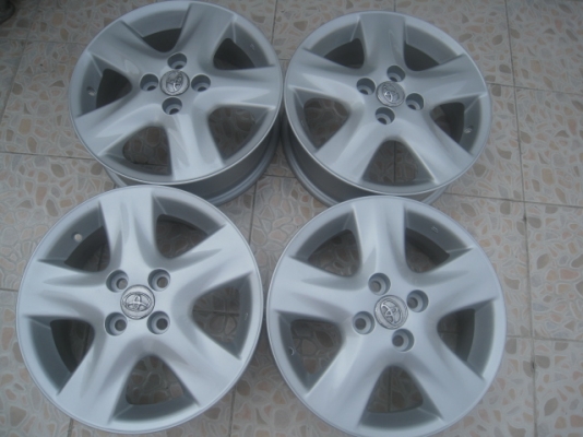 ขายล้อแม็กมือสอง vios/yaris 15"x5.5" et45 4รู100 ล้อทำสีมาใหม่ครับ ไม่มีคด ไม่มีดุ้งครับ สนใจติดต่อเล็กคลองสามครับ (081-3747940)