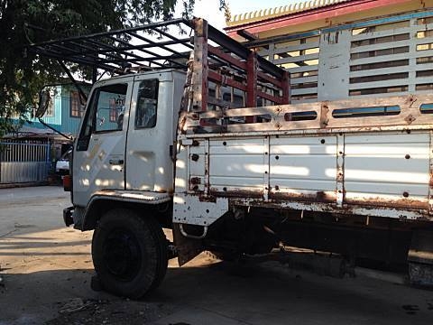 ***ขายแล้วครับขอบคุณ Truck2hand ขาย6ล้อช่วงยาว ISUZU FTR11l รถห้างคัสซีใหญ่ สภาพเดิมๆ ไม่เคยทำสี เครื่องเดิมเกียร์เดิม 6BD1 165 เครื่องอ่อนนิดๆ ช่วงล่างเดิมๆคัสซีใหญ่ สวยตลอดเส้น ไม่ปะไม่ดาม กระบะคาร์โก้6.0ม.สภาพดี พื้นดีข้างดีไม่ผุ ยาง900ขอบ20สวย6เส้น หั