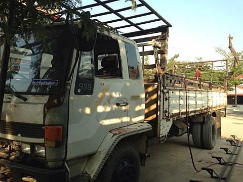 ***ขายแล้วครับขอบคุณ Truck2hand ขาย6ล้อช่วงยาว ISUZU FTR11l รถห้างคัสซีใหญ่ สภาพเดิมๆ ไม่เคยทำสี เครื่องเดิมเกียร์เดิม 6BD1 165 เครื่องอ่อนนิดๆ ช่วงล่างเดิมๆคัสซีใหญ่ สวยตลอดเส้น ไม่ปะไม่ดาม กระบะคาร์โก้6.0ม.สภาพดี พื้นดีข้างดีไม่ผุ ยาง900ขอบ20สวย6เส้น หั