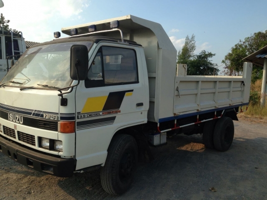 **490,000 บ.ต่อรอง**ขาย6ล้อดั๊มดินสวยๆ ISUZU 115 ห้างแท้ตัวแรกปี33 (คัสซี7xxx) เกียร์ยาว เครื่อง4BD1 115เครื่องดี แน่นแรง ช่วงล่างFหลัง หน้า6น็อต คัสซีดีสวยไม่ปะไม่ดาม กระบะดั๊มเหล็ก3.60ม.สภาพสวยพื้นสวยข้างสวย ดั๊มยิงหลัง หัวเก๋งสวยภายในดีคอนโซลครบ ยาง8.2