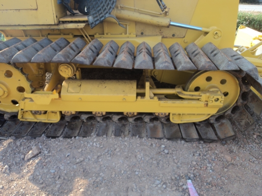ขายรถแทรคเตอร์ตีนตะขาบ  KOMATSU  D20P-7E  นำเข้าจากญี่ปุ่นโดยตรง ยังไม่ใช้งานในไทย สภาพสวยมาก ๆ