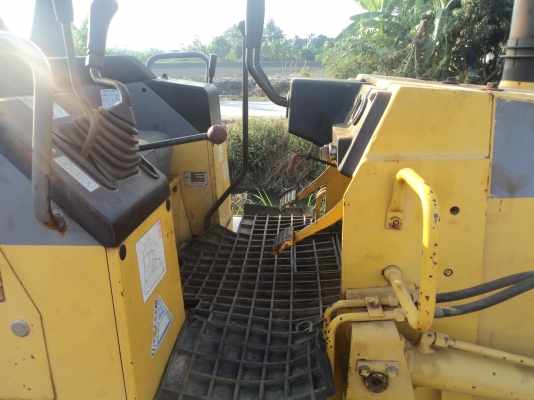 ขายรถแทรคเตอร์ตีนตะขาบ  KOMATSU  D20P-7E  นำเข้าจากญี่ปุ่นโดยตรง ยังไม่ใช้งานในไทย สภาพสวยมาก ๆ