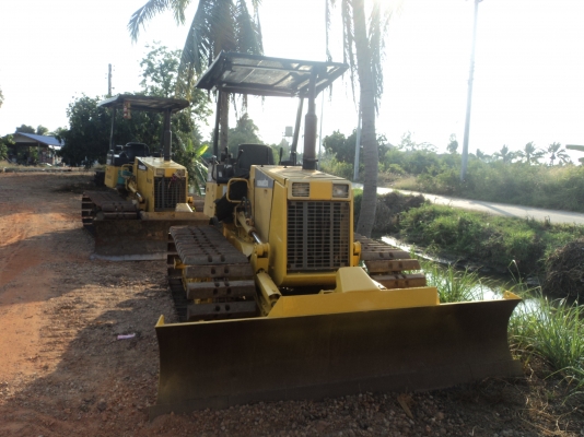 ขายรถแทรคเตอร์ตีนตะขาบ  KOMATSU  D20P-7E  นำเข้าจากญี่ปุ่นโดยตรง ยังไม่ใช้งานในไทย สภาพสวยมาก ๆ