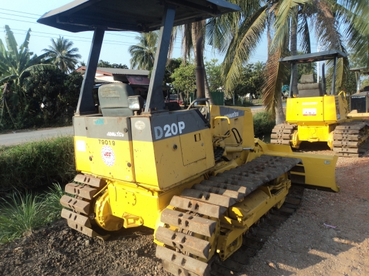 ขายรถแทรคเตอร์ตีนตะขาบ  KOMATSU  D20P-7E  นำเข้าจากญี่ปุ่นโดยตรง ยังไม่ใช้งานในไทย สภาพสวยมาก ๆ