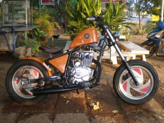 ขาย เเพลตตินั่มเเต่งโอสคูล ทะเบียนโอน ภาษีขาดปี 56(ส่งได้ทุกจังหวัดครับ) สตาร์ทมือ/เท้า เครื่องดี ทำสีมาใหม่ ท่อคู่ 086-8063966 โอ๋ ลพบุรี