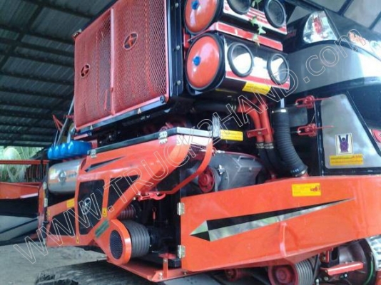 รถเกี่ยวข้าวของศักดิ์พัฒนา