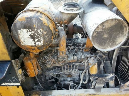 รถตักล้อยาง ยี่ห้อ KOMATSU รุ่น WA300-1