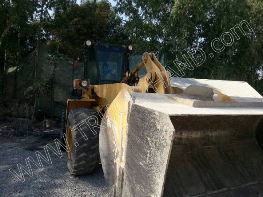 รถตักล้อยาง ยี่ห้อ KOMATSU รุ่น WA300-1