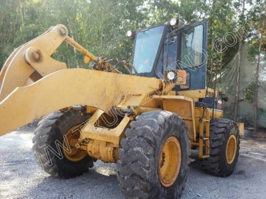 รถตักล้อยาง ยี่ห้อ KOMATSU รุ่น WA300-1