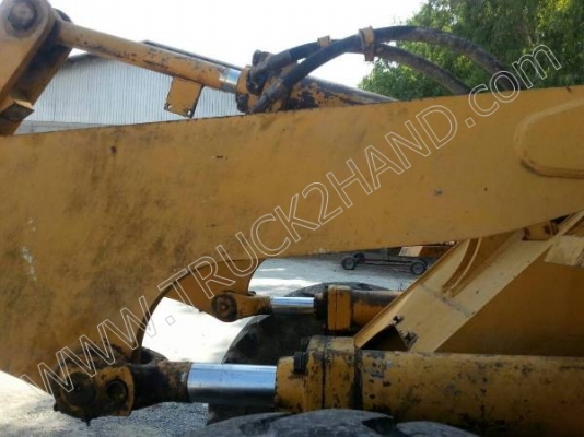 รถตักล้อยาง ยี่ห้อ KOMATSU รุ่น WA300-1