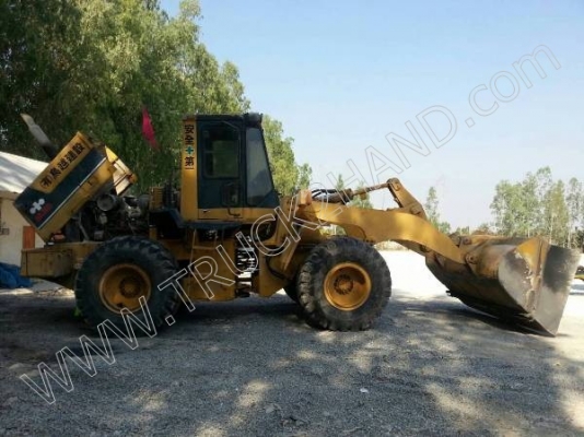 รถตักล้อยาง ยี่ห้อ KOMATSU รุ่น WA300-1