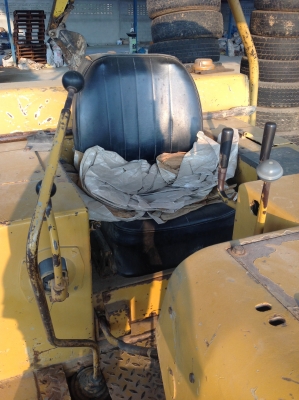 รถแทรคเตอร์ Cater Pillar  D5B