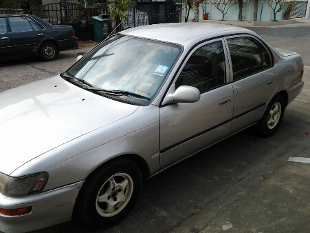 ขายรถยนต์ ปี95 โตโยต้า โคโรล่า รุ่นสามห่วง เครื่อง1300cc.หัวฉีด เกียร์ธรรมดา พวงมาลัยเพาเวอร์ กระจกมือหมุน แอร์ วิทยุCD ล้อแม็ก รถขับดี ช่วงล่างดี ขายถูกๆ (รถบ้านไม่ใช่แท็กซี่)