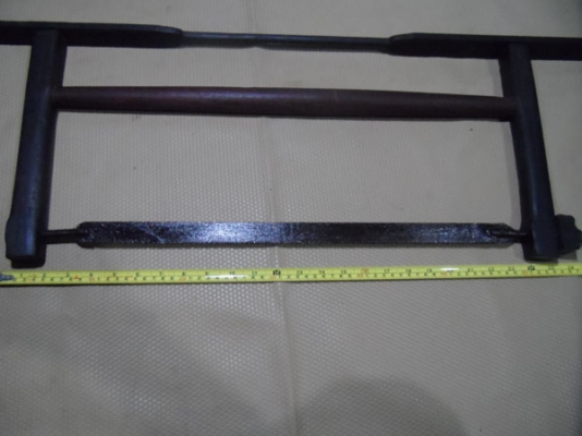 เลื่อย อก หรือ เลื่อย ยอก โบราณ ครับ