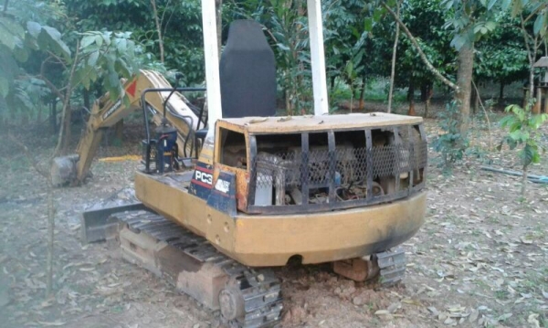 รถแบคโฮ KOMATSU  PC. 30 - 6  สนใจติดต่อ 081 - 6079515