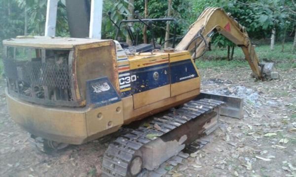 รถแบคโฮ KOMATSU  PC. 30 - 6  สนใจติดต่อ 081 - 6079515