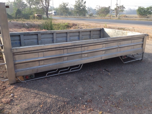 กระบะNPR ซัซซีกว้าง 0.75 เมตร ยาว 4.4 เมตร กว้าง 2.2 เมตร 88,000