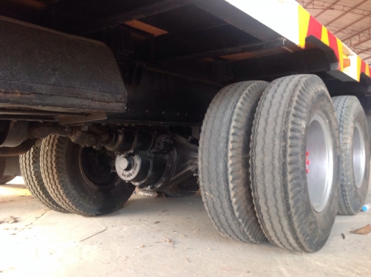 รถบรรทุกหางปลา 2เพลา. อีซูซุ รอคกี้