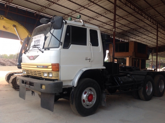 รถบรรทุกหางปลา 2เพลา. อีซูซุ รอคกี้