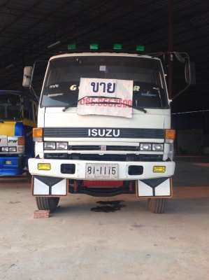 รถบรรทุกหางปลา 2เพลา. อีซูซุ รอคกี้