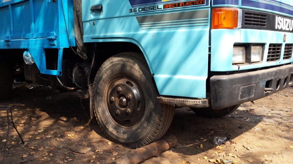 ขายหกล้อ nkr 110 ห้างแท้ กระบะเหล็ก 350000