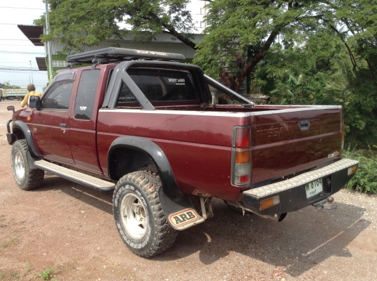 Nissan Big M Cab 4WD. ปี40 เครื่อง BD25 เทอร์โบ ฝาแดง พวงมาลัยเพาเวอร์ กระจกไฟฟ้า สภาพเดิมๆ ออฟชั่นครบ 200,000