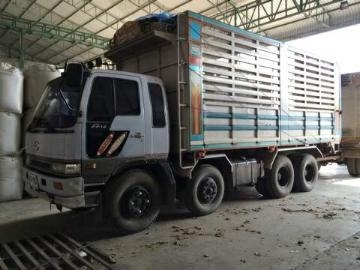 มาอีกคันแล้วครับ HINO 1J เครื่อง 210 ปี 44 ดั้มคอกเกษตร  คัสซีสวย ตัวแม่ ราคา 1,400,000 บาท