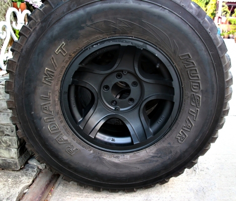 ขายยางมัด 33 12.5 R15 พร้อมแม็ก Inter