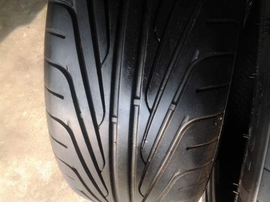 ยาง  215/50/17  ปี 11  นุ่มๆ ดอกหนาๆ