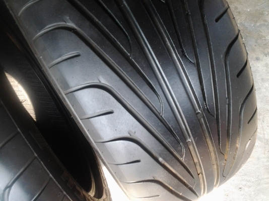 ยาง  215/50/17  ปี 11  นุ่มๆ ดอกหนาๆ