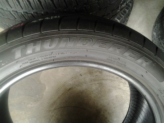 ยาง  215/50/17  ปี 11  นุ่มๆ ดอกหนาๆ
