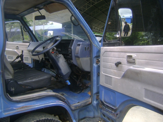 ขายรถ 6 ล้อ NPR รถห้างแท้ เกียรสัน เครื่อง 115 แรง เครื่องดี คัชชีเดิม สภาพพร้อมใช้งาน