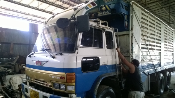 คันนี้ขายดาวน์..HINO 10ล้อเพลาเดียว..ซูโม่227 รถเดิมๆ สวยดี เครืองเดิม หัวเดิม เกียร์เดิม