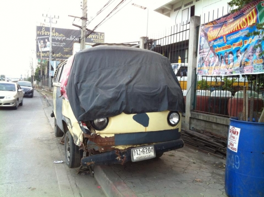 ขายโฟล์คตู้แตงโม ไฟเลี้ยวบน ราคา 150,000.- (ต่อรองได้)  โทร. 081-6575-447