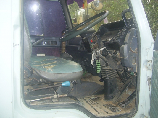 ขาย 6 ล้อดั้ม 175 แรงม้า สภาพดี ลดอีกแล้วจบได้จบเลย 690,000 ขาย 6 ล้อดั้ม 175 แรงม้า สภาพดี ลดอีกแล้วจบได้จบเลย 690,000