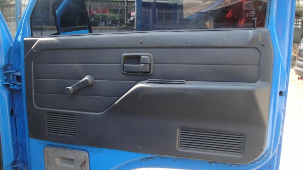 ISUZU NKR เครื่อง4BE1(110แรง) แอร์ เพาเวอร์ กะบะเลส