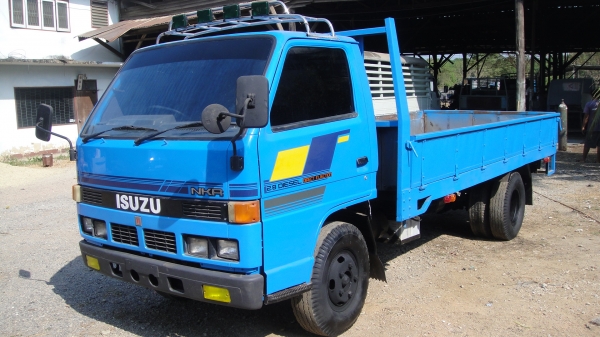 ISUZU NKR เครื่อง4BE1(110แรง) แอร์ เพาเวอร์ กะบะเลส
