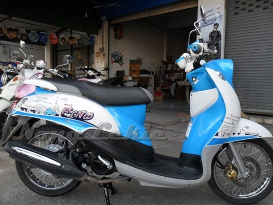 ฟีโน่เกแยกลายปารีส รถปี55 วิ่งน้อยเครื่องใสภายนอกไม่มีรอยภาษียังไม่ขาด