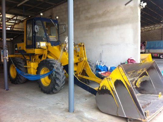 ขายรถตักล้อยาง KOMATSU WA100-1