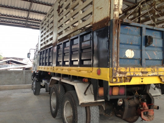 ดั๊มแม่ลูกคอกเกษตร นิสสัน UD 275 แรง