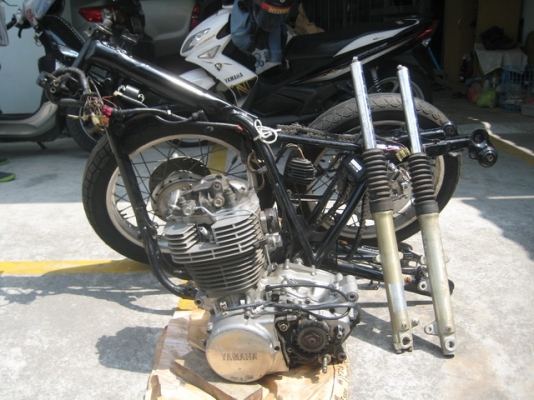 ขายโครงเครื่อง SR400 ปี95 in.v เฟรมกับเครื่องออกชื่อคนซื้อ